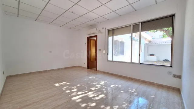 Casa SIN AMUEBLAR de tres dormitorios y patio en Vistabella - foto 5