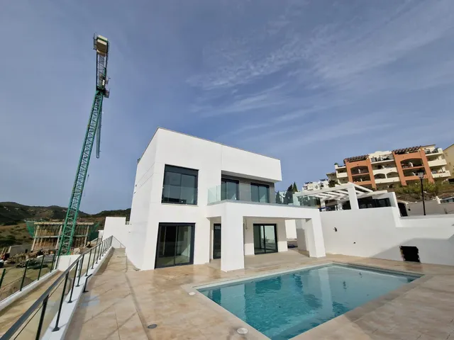 Chalet 4 habitaciones 184m² en venta - Costa del Sol — 28