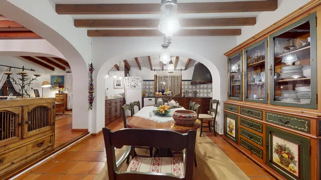 MAITINO AMPLIO CHALET CON PISCINA, PISTA DE TENIS CON VESTUARIOS Y BARBACOA — 8