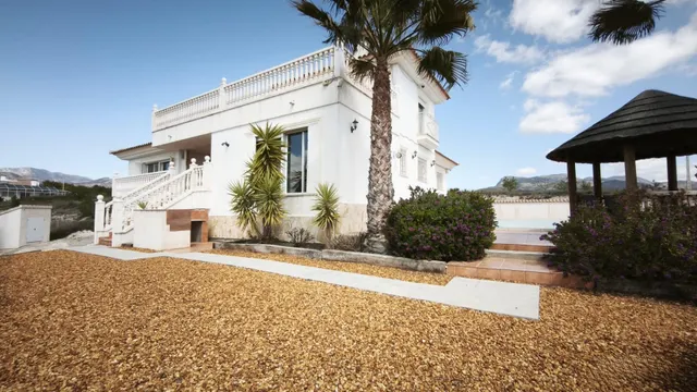VILLA DE LUJO EXCLUSIVA CERCA DE LORCA