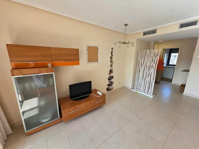 2 DORMITORIOS 1 BAÑO — 12
