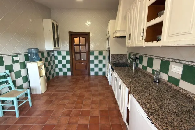 Villa de alta calidad con cuatro dormitorios, piscina privada y vistas al campo cerca de Alhama de Granada — 16