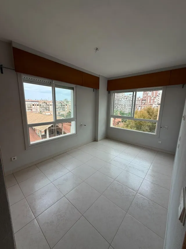 Magnifico piso en juan carlos i — 31