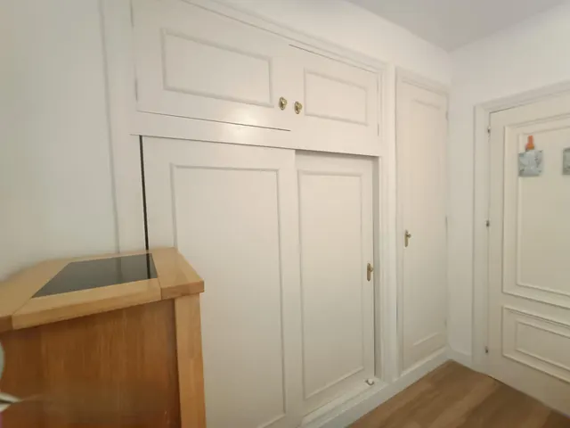 Apartamento en 1ª línea de playa en Estepona con terraza y vistas al mar — 7