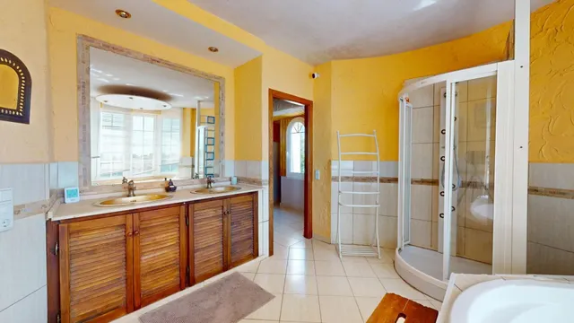 VILLA DE 5 DORMITORIOS Y 3 BAÑOS EN LA ZENIA — 28