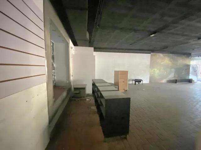 Gran activo  local comercial: 420 m2 en av. universidad, Elche — 4
