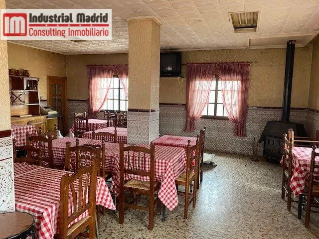 NEGOCIO FUNCIONANDO EN VENTA O ALQUILER — 2