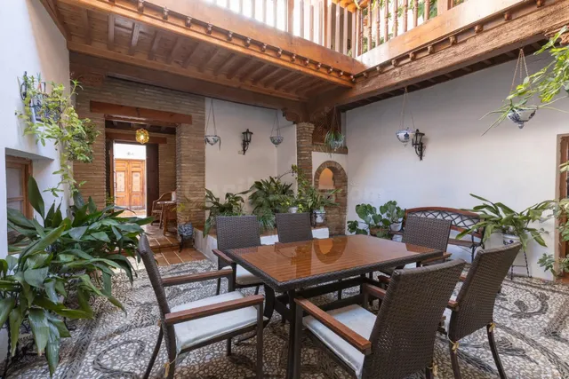 Auténtica casa con corrala tradicional y azotea en el corazón del Albaicín con gran potencial también para inversores — 4