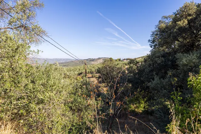 En uno de los pueblos más bonitos de España, finca ideal para rehabilitar y usar como alojamiento turístico — 25