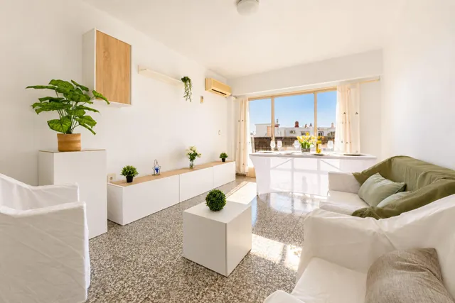 Piso con gran balcón en Avenida Burjasot — 9