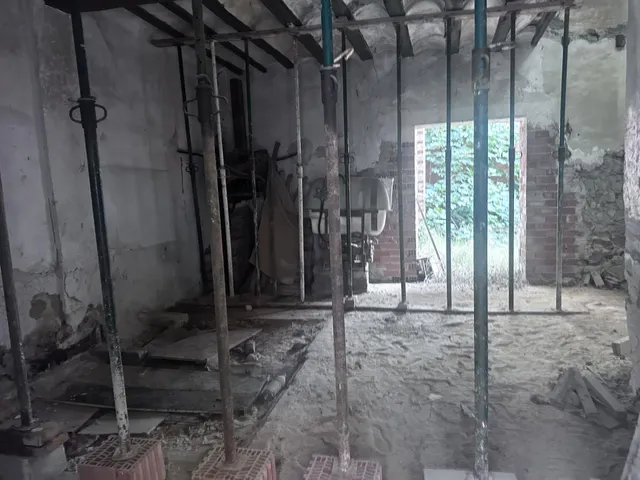 Amplia Casa para Reformar en el Corazón de Aspe - ¡Oportunidad Única! — 2
