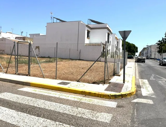 Terreno en Cantillana (Sevilla) de 141 m2 en excelente ubica - foto 3