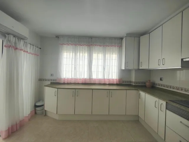 SE VENDE ELEGANTE Y GRAN VIVIENDA FRENTE A PUERTO DEPORTIVO - ALICANTE — 13