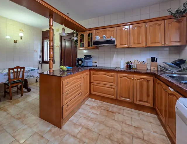 CASA DE 2 PLANTAS CON APARTAMENTO Y JARDIN — 14