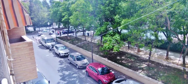 Luminoso piso con terraza de 8 m2 en Plaza La Viña