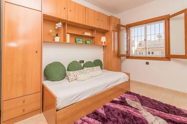 BONITO APARTAMENTO EN TORREVIEJA:3 HAB, 1 BAÑO, 1 ASEO — 6