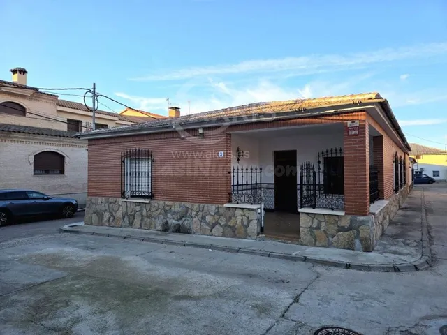 Chalet Independiente en Santa Olalla - foto 2