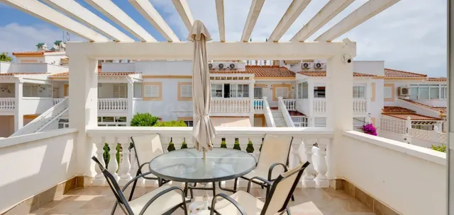 Luminoso apartamento dúplex con terraza y solárium, a 1 km d - foto 4