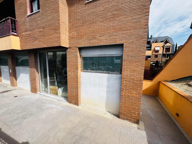 LOCAL COMERCIAL EN VENTA EN SERRALLO – BOLA DE ORO — 3