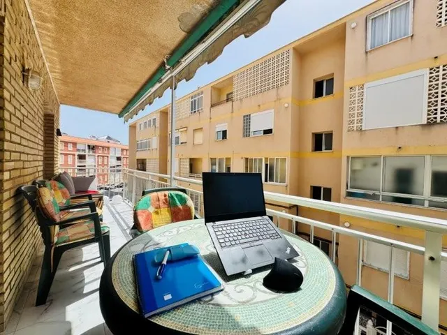 APARTAMENTO REFORMADO A 100 M DE LA PLAYA — 25