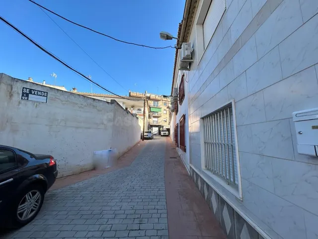 ¡Oportunidad Única en el Centro de Atarfe! - foto 5