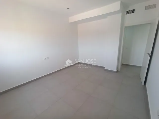 Se vende Villa con piscina en Cañada de la Leña — 23