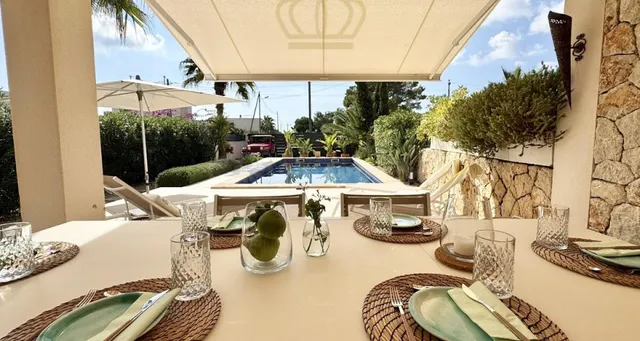 Casa pareada y moderna con piscina, jardín y vistas parciale - foto 4