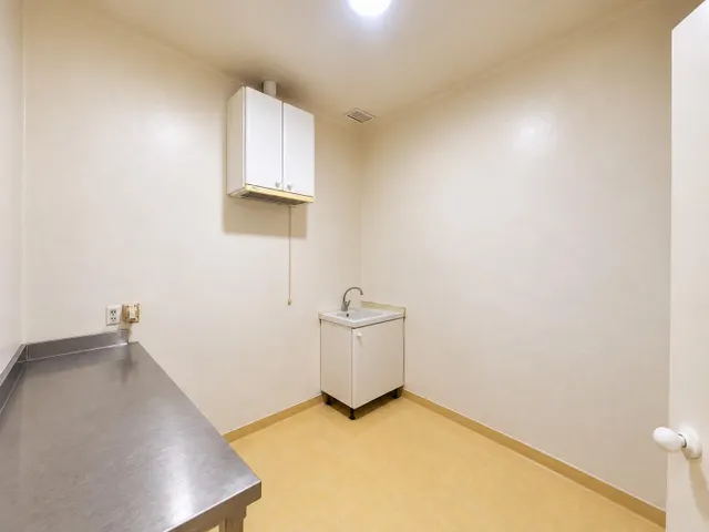 Local comercial, en alquiler, con gran visibilidad en tablero bajo — 11
