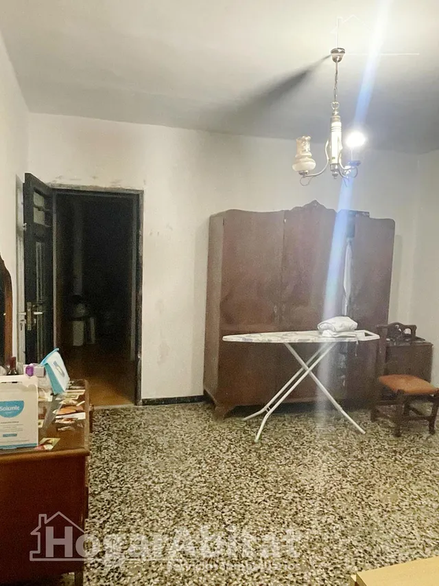AMPLIA CASA CON MUCHAS POSIBILIDADES — 20