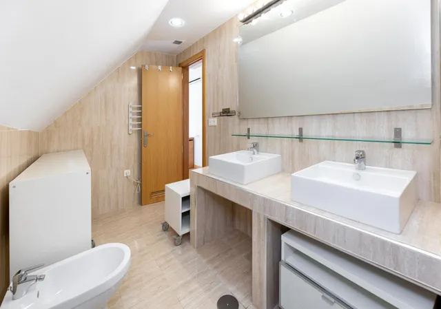ÁTICO DÚPLEX EN EL BARRIO DE MONACHIL. — 26