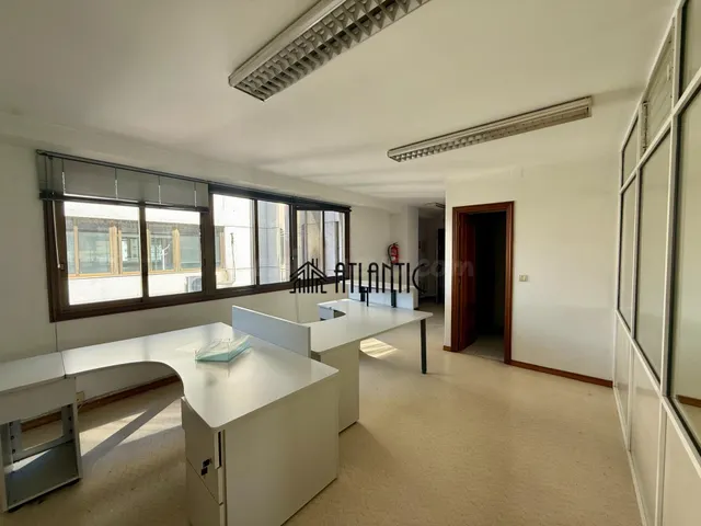 Oficina 70m² en alquiler - Centro Urbano - foto 4