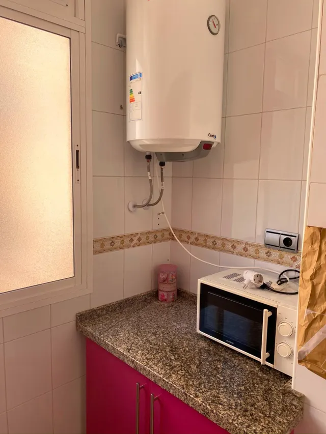 SE ALQUILA HABITACIÓN A ESTUDIANTE — 23