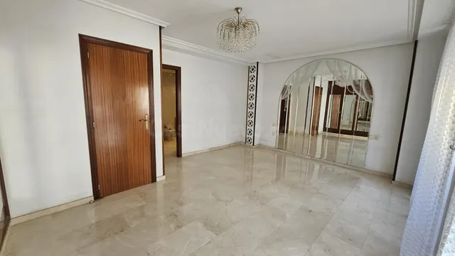 Se Vende Casa de Tres Plantas con garaje doble y trastero. - foto 5