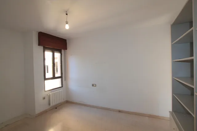 Piso en alquiler junto al Palacio de Congresos, 4 dormitorios, 2 baños — 20