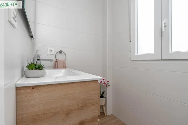Encantadora Casa Reformada en Ogijares con Vistas y Espacios para Disfrutar — 20