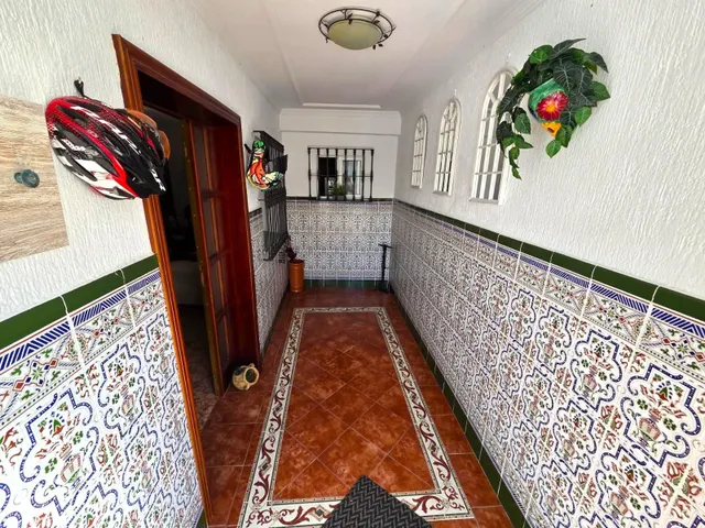 GRAN VIVIENDA CON GARAJE EN CHICLANA DE LA FRONTERA SITUADA EN LA ZONA DEL PILAR — 21