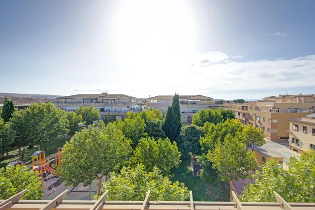 Exclusivo ático dúplex reformado con magnífica terraza en esquina, ascensor y garaje — 8