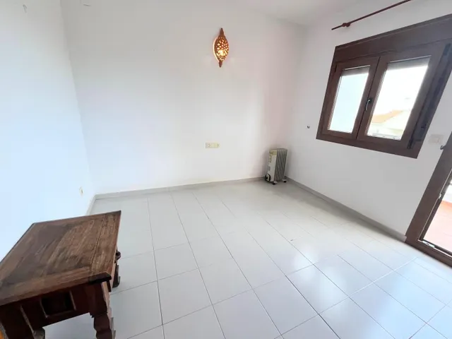 CASA ADOSADA REFORMADA, JARDIN, APARCAMIENTO, PISCINA COMUNITARIA, CHIMENEA, PARCIALMENTE AMUEBLADA — 21