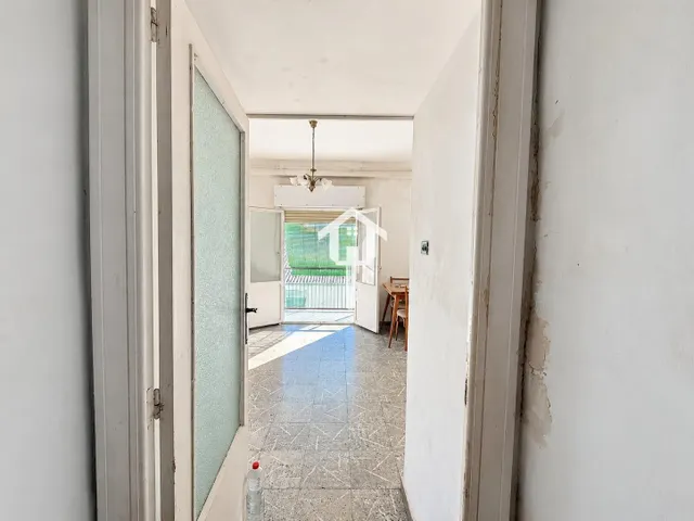 Piso en venta en Alicante, zona de la florida. 77m2, 3 habitaciones, 1 baño, balcón, galería. 2da planta con ascensor. — 25