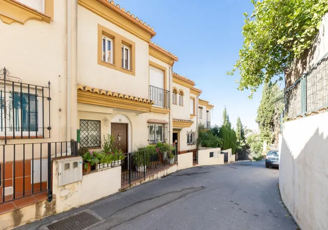 Unifamiliar en el barrio de Monachil — 5