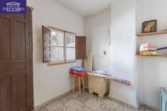EXCEPCIONAL OPORTUNIDAD EN PLENO CENTRO DE HUÉTOR VEGA — 43