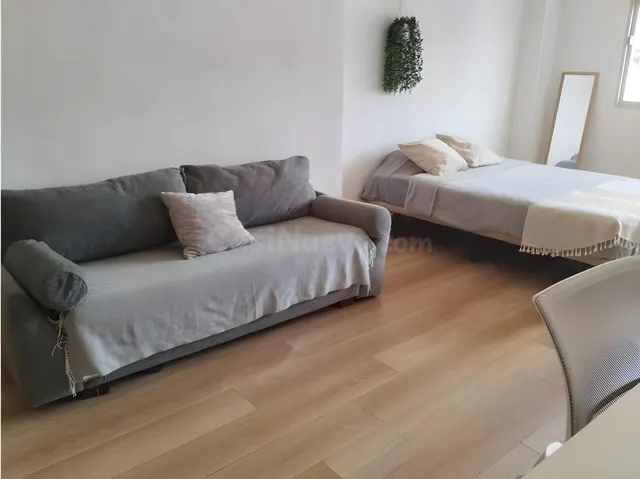 🏡 Piso en alquiler para estudiantes – Cartuja, Granada | 3 d - foto 2