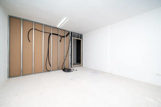 LOCAL DE 284 m2 EN ZONA CASTILLO DE BELLVER — 25