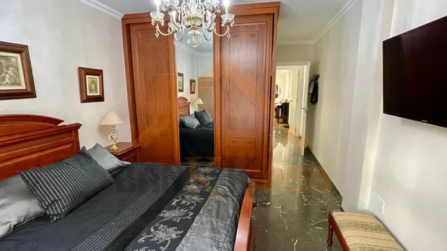 AMPLIO PISO DE 3 DORMITORIOS — 24
