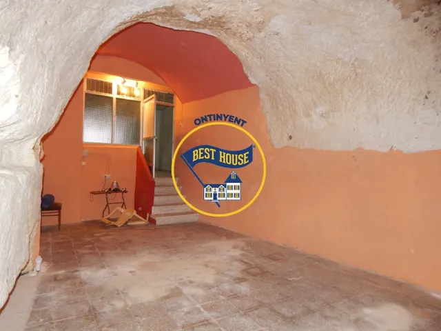 INMUEBLE CON GRANDES POSIBILIDADES EN EL CASCO ANTIGUO DE BOCAIRENT — 3