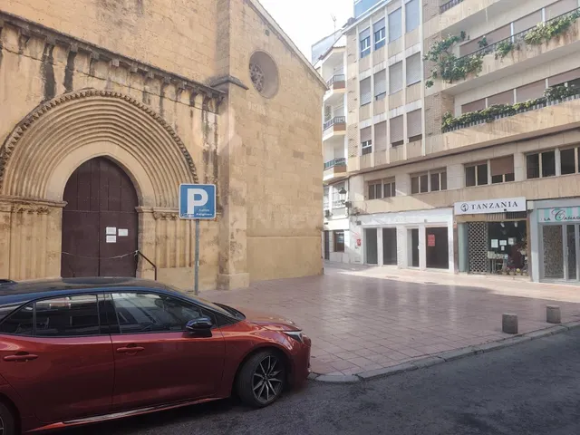 Local comercial en Plaza de San Miguel