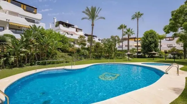 Chalet adosado en la Milla de Oro de Marbella — panorámica de La Concha — 33