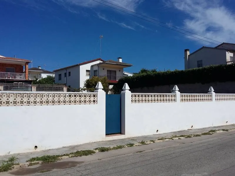 PARCELA A LA VENTA TOTALMENTE LLANA CERCA DEL MAR EN CUBELLES