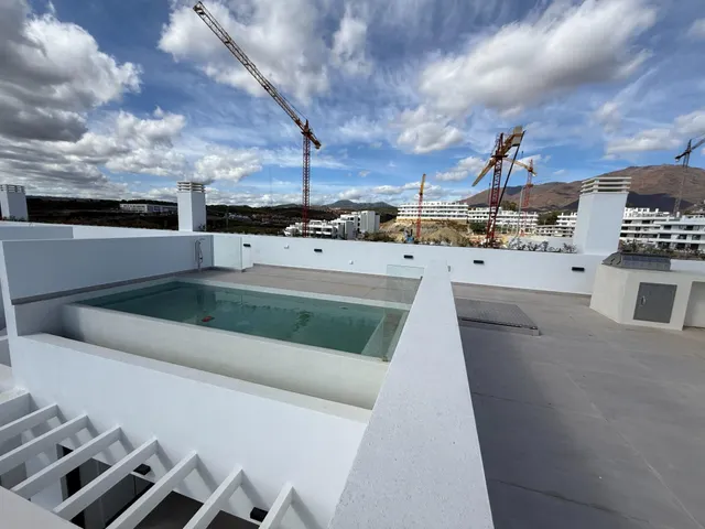 Tres Espectaculares áticos con vistas al mar y piscina privada. — 18