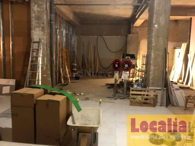Amplio local de 360 metros en alquiler. Santander. — 7